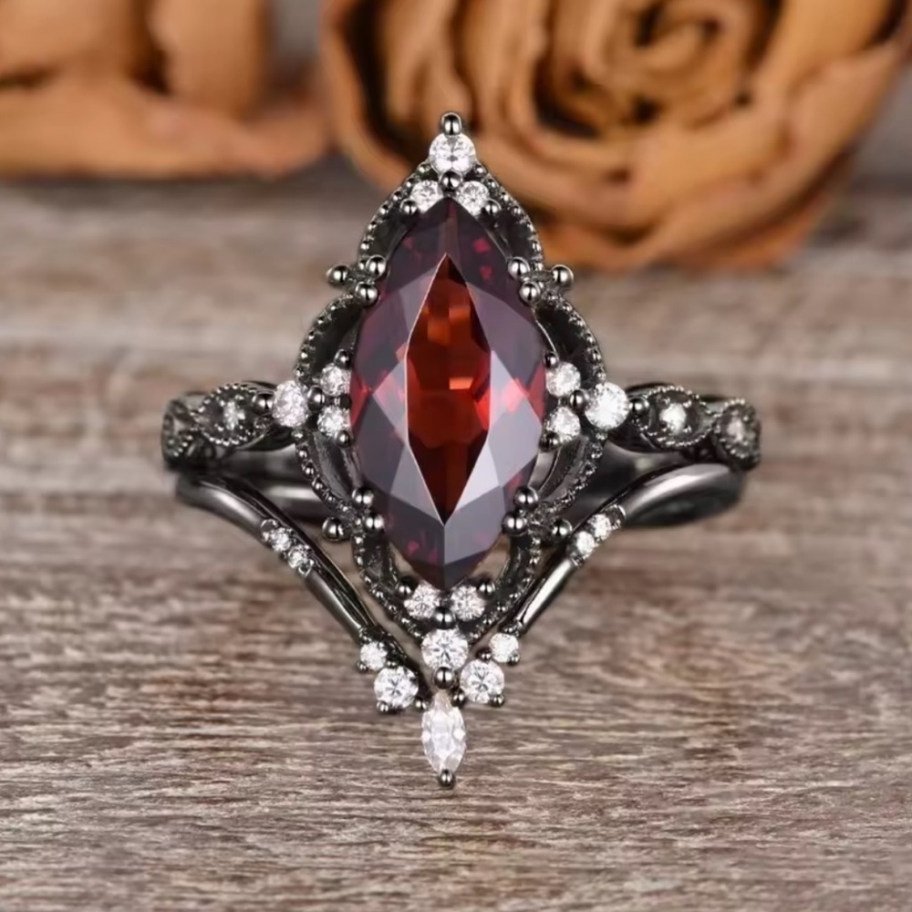 New women’s ring 2x black and red color antique vintage gothic ring